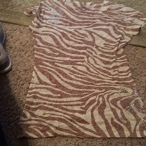 Short sleeve brown and cream colored t shirt